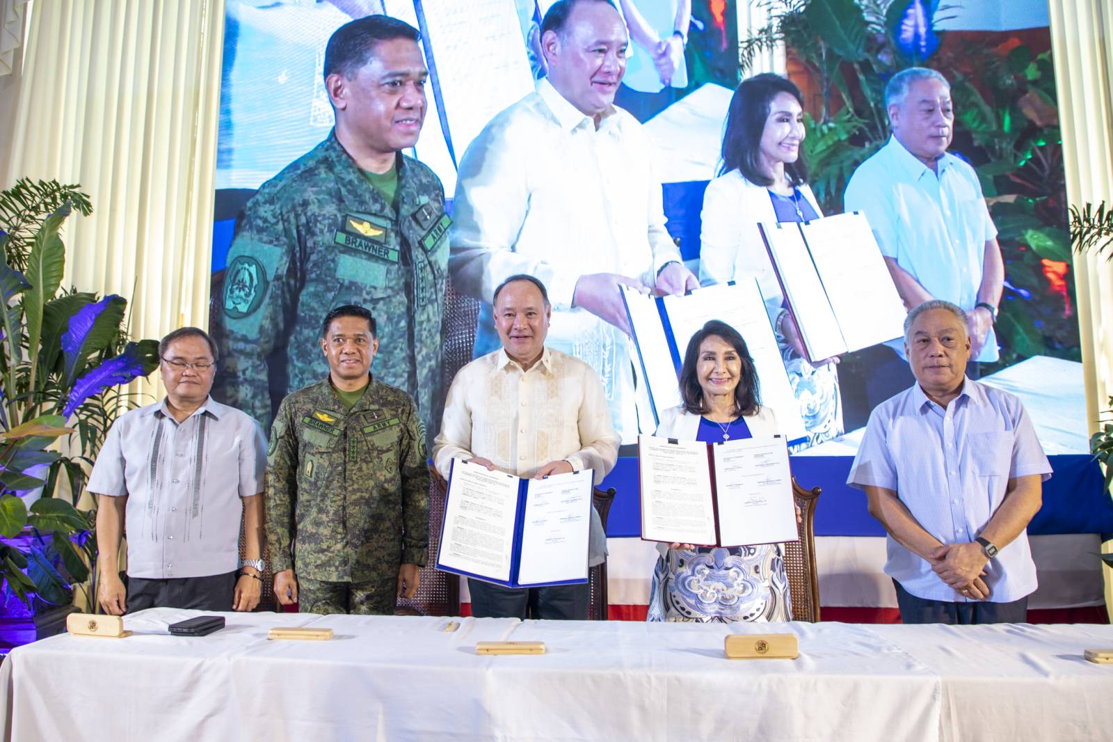 DND oversees MOA between AFP, Cebu province; envisions deeper collaboration on security, economy