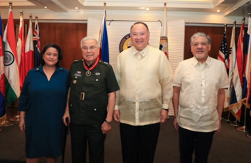 DND confers Outstanding Achievement Medal on Ambassador Lagdameo Sr.